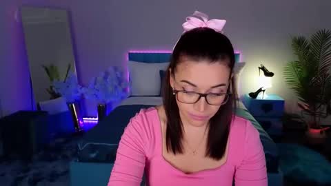 Snapshot of marladewis chatting on December 2025 02:13:01 PM MarlaDewis online show from December 2025 02:13:01 PM