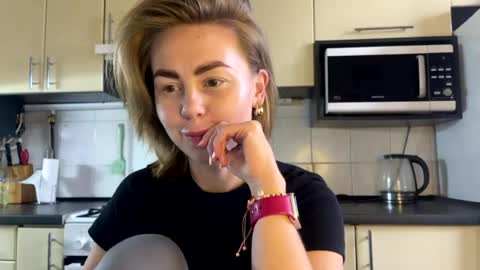 Snapshot of martaluna_ chatting on July 2026 10:40:02 AM Marta online show from July 2026 10:40:02 AM