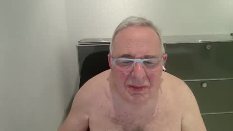 martin_1947 online show from March 2026 09:30:01 PM