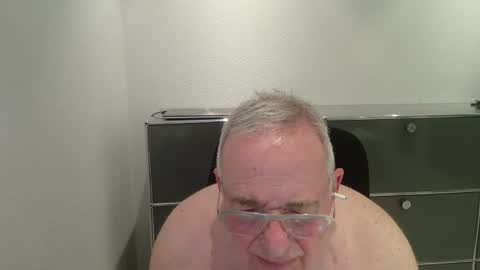 martin_1947 online show from June 2026 10:14:02 PM