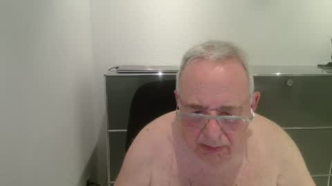 martin_1947 online show from June 2026 08:53:02 PM