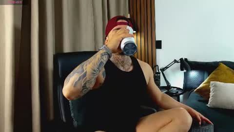 Snapshot of martin_colby05 chatting on June 2026 12:09:02 AM ONLYFANS Sotoandres modelo independiente online show from June 2026 12:09:02 AM