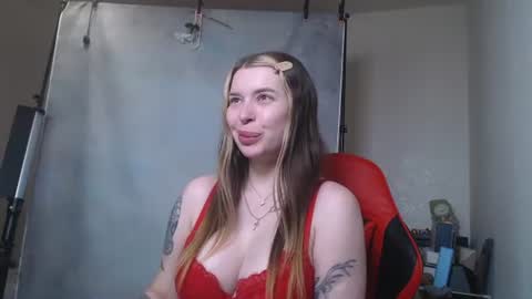 Snapshot of maryh0tlove chatting on June 2026 01:56:02 PM maryh0tlove online show from June 2026 01:56:02 PM
