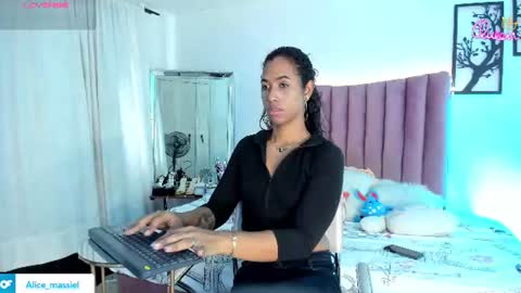 Snapshot of massielhot chatting on July 2026 08:00:02 PM massielhot online show from July 2026 08:00:02 PM