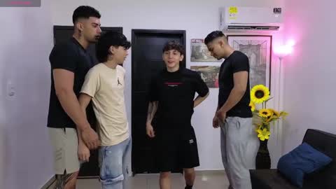 Team Cris Darwin- Fernando- Stiven- David online show from April 2026 11:32:01 AM