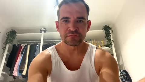 matej_cauci online show from March 2026 07:28:02 PM