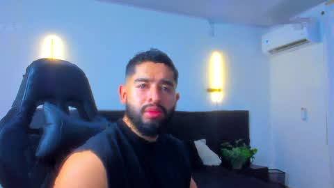 Mathew Flintt  online show from April 2026 09:39:01 PM