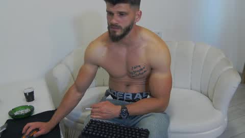 Snapshot of mauro_real_man chatting on June 2026 04:22:01 PM mauro_real_man online show from June 2026 04:22:01 PM