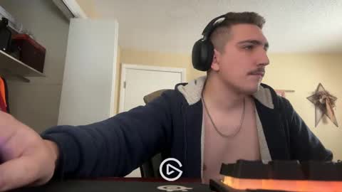 Snapshot of maverickfolf chatting on January 2025 03:07:01 PM maverickfolf online show from January 2025 03:07:01 PM