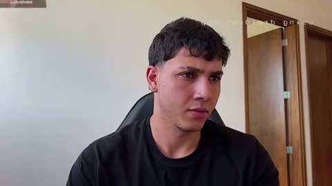 Snapshot of max_valiant1 chatting on June 2026 07:38:02 PM max_valiant1 online show from June 2026 07:38:02 PM