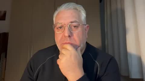 maxbillo online show from March 2026 11:26:02 PM