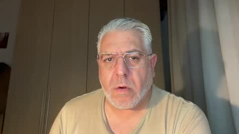 maxbillo online show from April 2026 10:33:02 PM