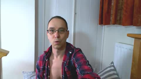 Max Davies online show from February 2026 01:03:01 PM