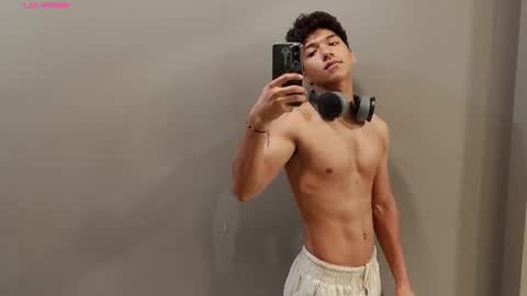Maximiliano online show from July 2026 12:33:01 PM