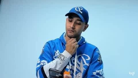 Snapshot of maximo004 chatting on February 2026 10:02:02 PM Maximo online show from February 2026 10:02:02 PM