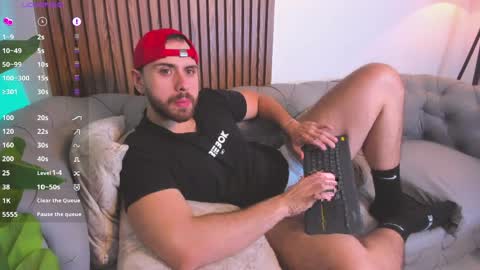 Maximo Wolf online show from April 2026 08:50:01 PM