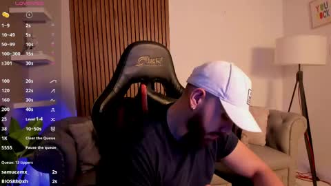 Snapshot of maximo_wolf1 chatting on April 2026 09:01:02 AM Maximo Wolf online show from April 2026 09:01:02 AM