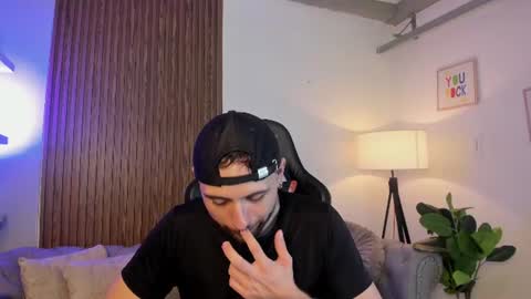 Maximo Wolf online show from July 2026 09:52:01 PM
