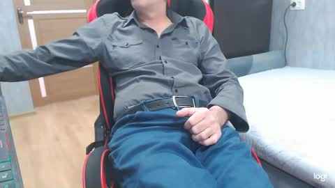 maximus3334 online show from April 2026 10:46:02 AM