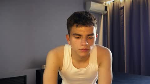 Snapshot of maxwoolf chatting on June 2026 02:10:01 PM Max online show from June 2026 02:10:01 PM