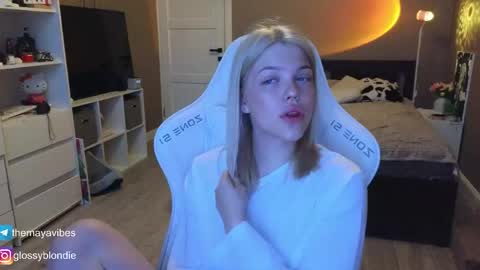 Maya online show from April 2026 03:53:02 AM