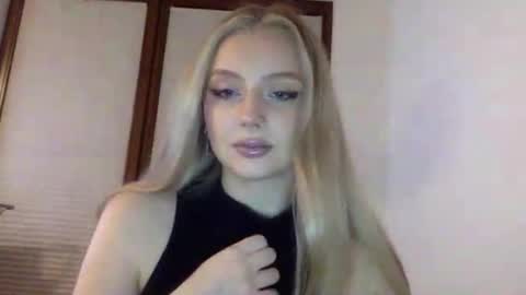 mayaflirt online show from March 2026 05:16:01 PM