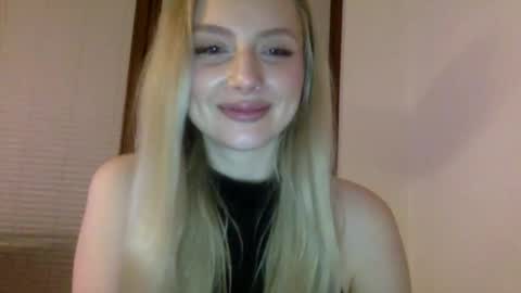 mayaflirt online show from March 2026 07:25:01 PM