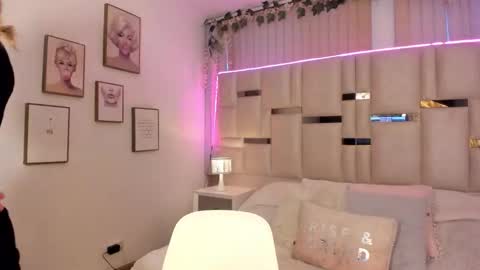 Mayajhons online show from March 2026 10:55:01 AM