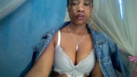 Snapshot of mayrah5 chatting on June 2026 06:27:01 AM mayrah online show from June 2026 06:27:01 AM