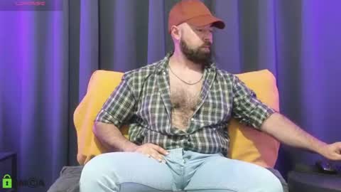 Snapshot of meaty_roll chatting on July 2026 12:38:01 AM Meaty Roll online show from July 2026 12:38:01 AM