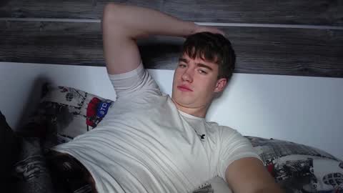 Snapshot of megamaxxxl chatting on December 2024 05:48:01 AM Max online show from December 2024 05:48:01 AM