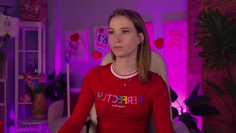 Snapshot of meganrodgers chatting on April 2026 05:41:02 PM megan online show from April 2026 05:41:02 PM