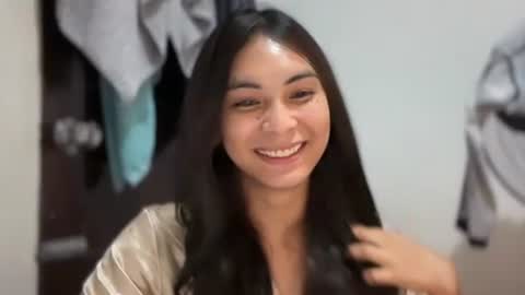 Snapshot of meiluxe chatting on April 2026 11:03:02 AM meiluxe online show from April 2026 11:03:02 AM