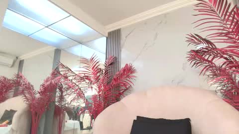 Snapshot of melaniepatton chatting on September 2025 12:19:01 PM Melanie online show from September 2025 12:19:01 PM