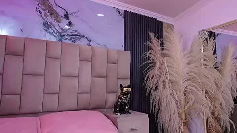 Snapshot of melanny_luv chatting on May 2026 11:10:02 PM MelanyLuv online show from May 2026 11:10:02 PM