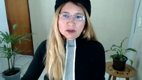 Melinda online show from June 2026 10:54:02 PM
