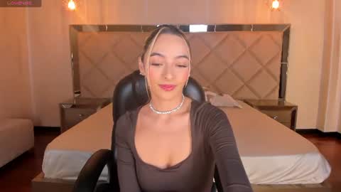 Snapshot of melissamoore_ chatting on July 2026 10:11:01 AM Call me Meli online show from July 2026 10:11:01 AM
