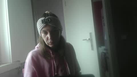 Snapshot of melli23 chatting on November 2025 09:43:02 AM Melli online show from November 2025 09:43:02 AM