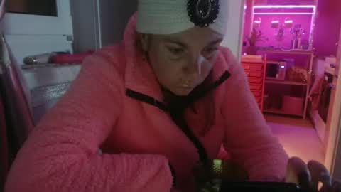 Snapshot of melli23 chatting on January 2026 10:04:02 PM Melli online show from January 2026 10:04:02 PM