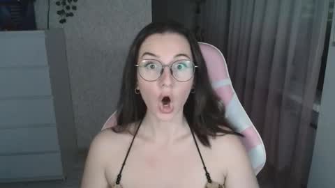 Snapshot of mellonmayre chatting on February 2026 07:40:01 PM mellonmayre online show from February 2026 07:40:01 PM