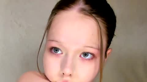 MelMooon online show from July 2026 08:58:01 PM