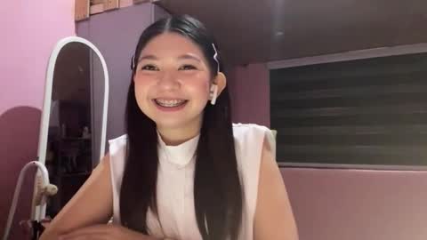 Snapshot of melodygrueber chatting on March 2026 02:39:02 AM Bella online show from March 2026 02:39:02 AM