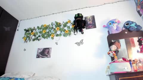 Princess Mensia online show from June 2026 02:33:01 PM