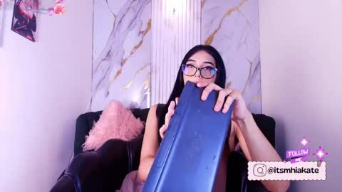 Snapshot of mhia_kate chatting on June 2026 11:57:01 AM Mhia Kate online show from June 2026 11:57:01 AM