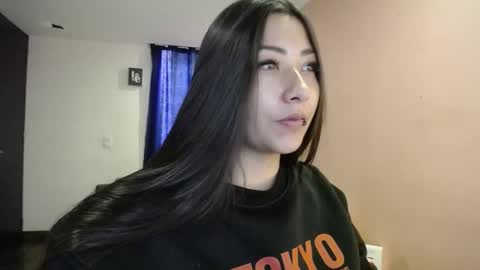 Mia zoe online show from January 2025 08:59:02 PM