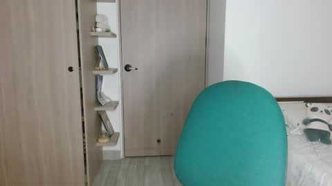 Mia online show from March 2026 04:13:02 AM