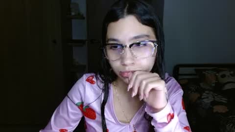 Mia online show from May 2026 01:35:01 AM