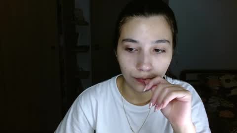 Mia online show from May 2026 03:03:02 AM