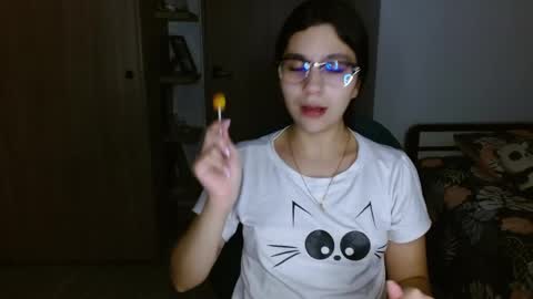 Mia online show from May 2026 02:07:02 AM