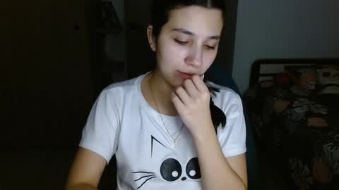 Mia online show from May 2026 05:03:01 AM